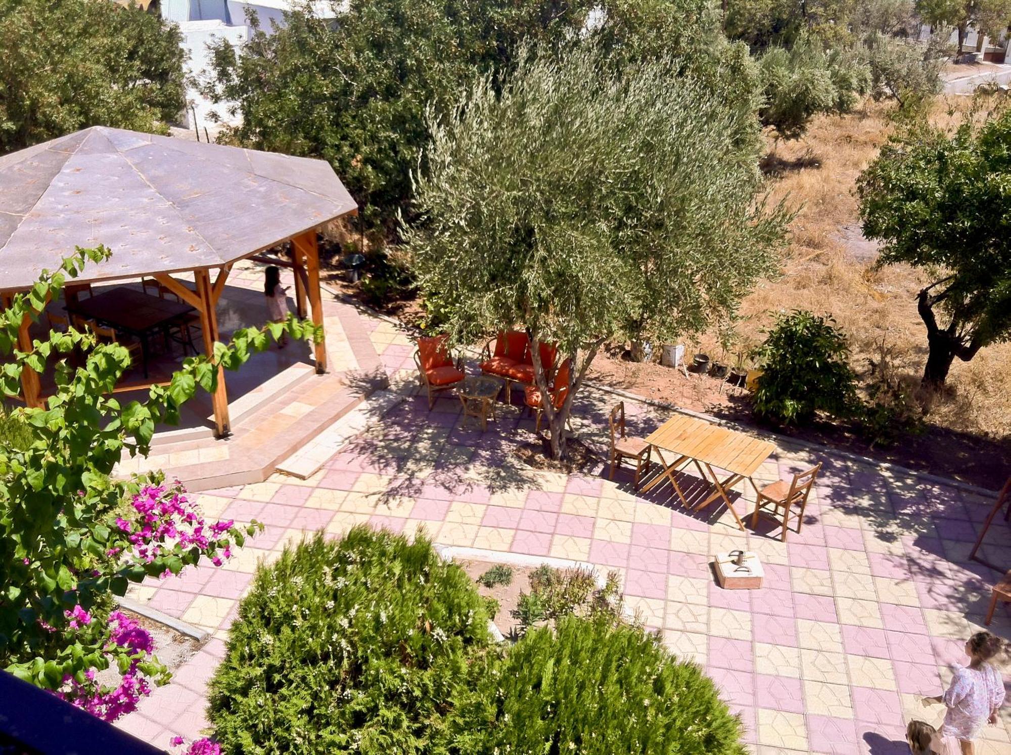 Castellania Hotel Apartments Livadia  Exterior photo