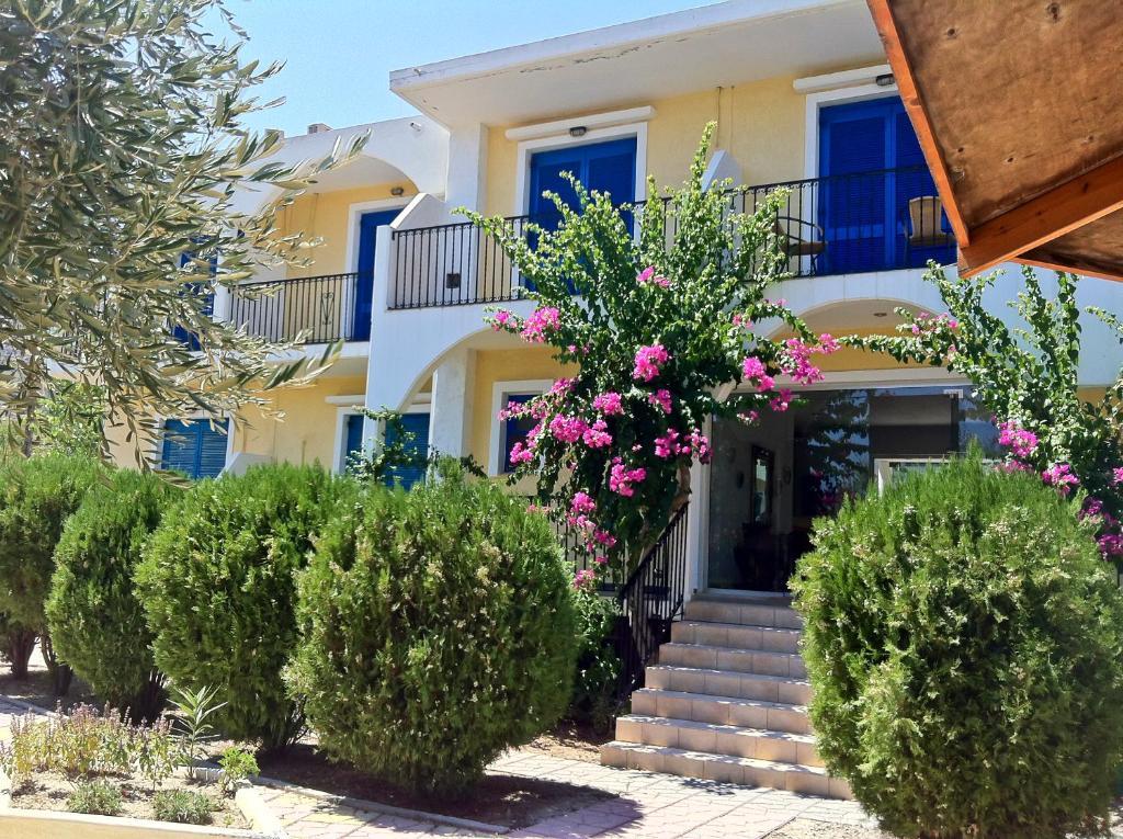 Castellania Hotel Apartments Livadia  Exterior photo